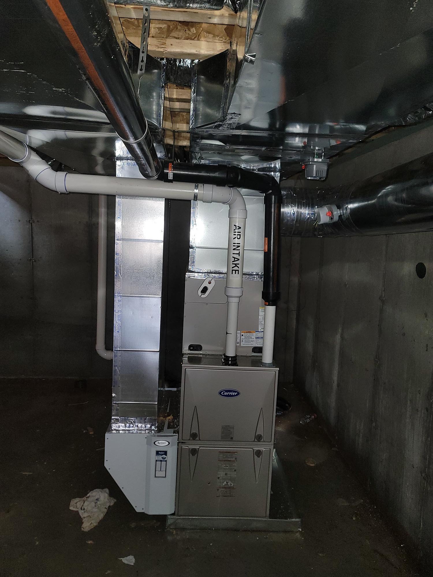 AIRMAX furnace and ductwork installation in a basement
